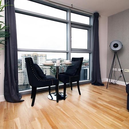 The View - Long Stay Offer - Modern Central Apartment And Parking By Cto Serviced Apartments Cardiff Exterior foto