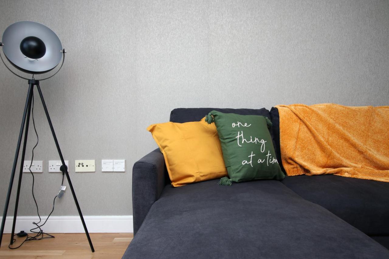 The View - Long Stay Offer - Modern Central Apartment And Parking By Cto Serviced Apartments Cardiff Exterior foto