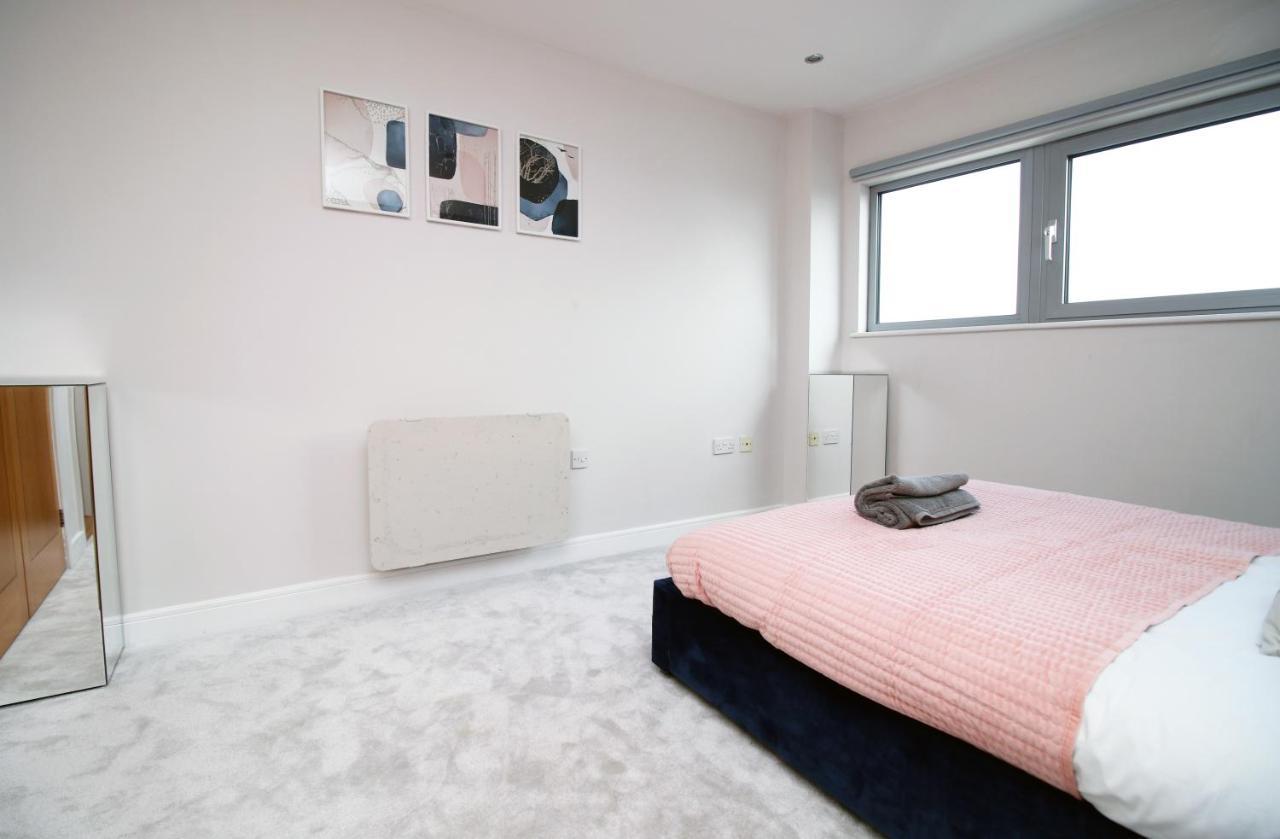 The View - Long Stay Offer - Modern Central Apartment And Parking By Cto Serviced Apartments Cardiff Exterior foto
